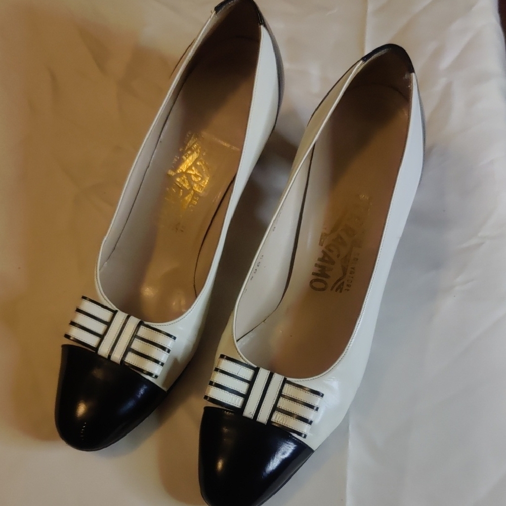 Salvatore Ferragamo Women's Black and White Heel size 8 1/2 AA NARROW